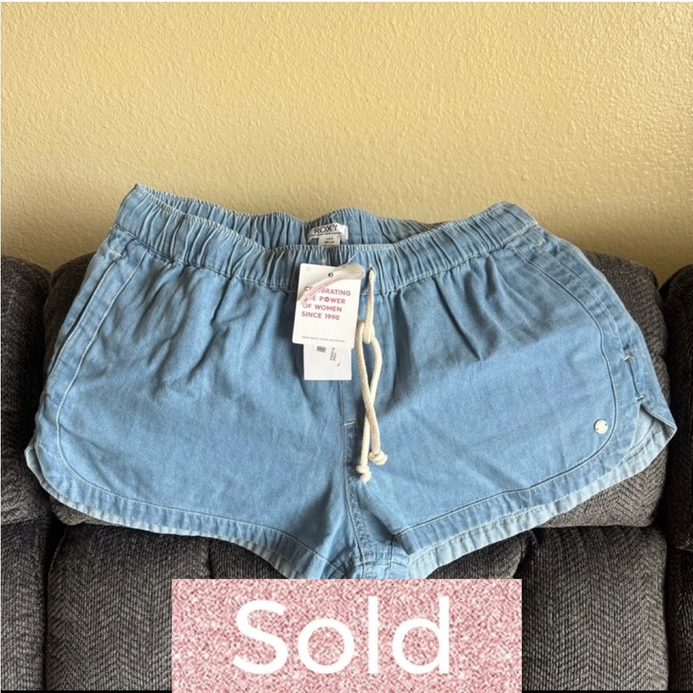Roxy Denim Blue Casual Shorts Size Large NWT